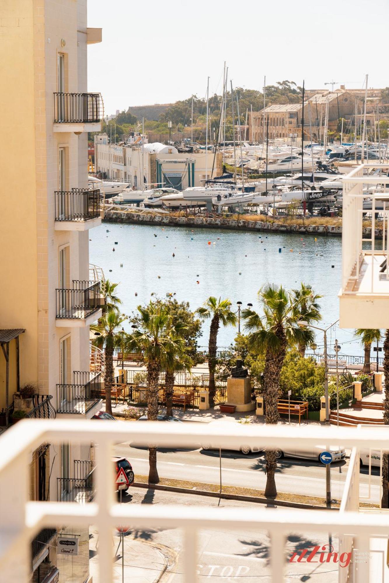 Stuart Rooms By Zzzing Gzira ภายนอก รูปภาพ
